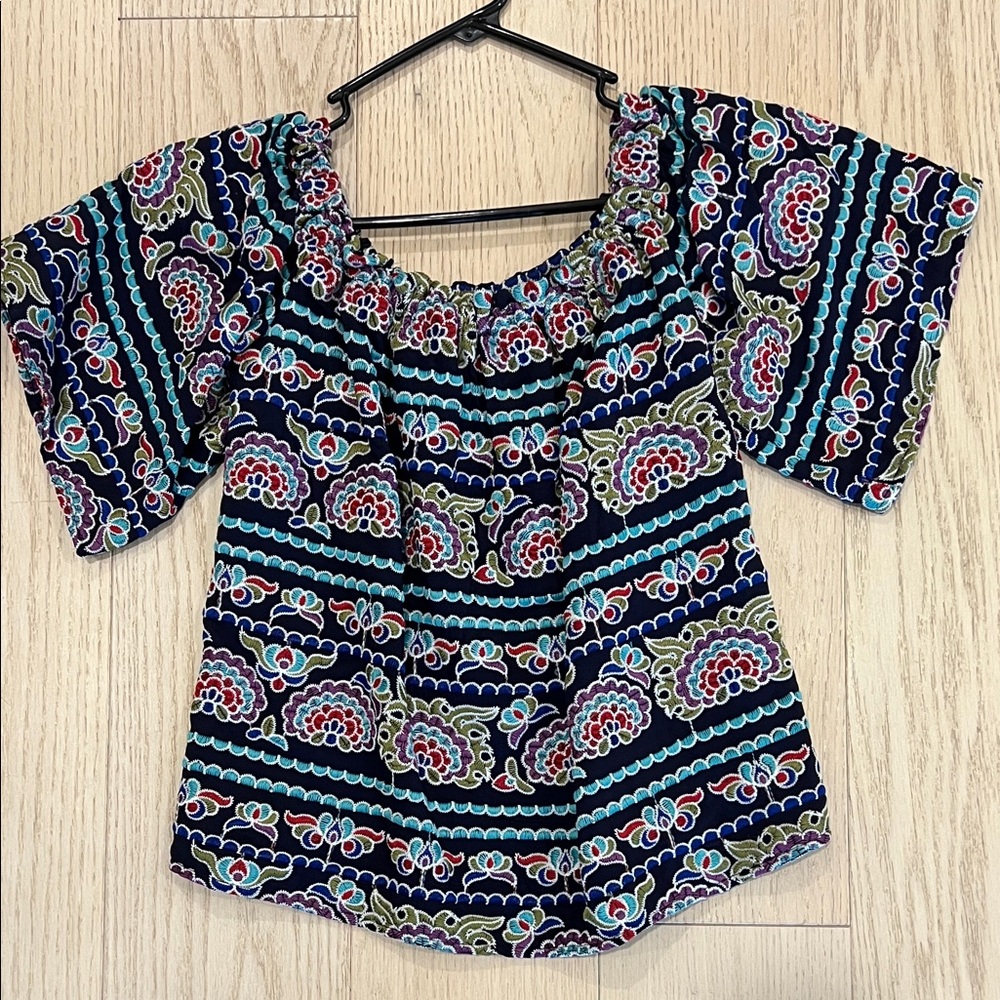 Romeo and Juliette embroidered off shoulder top